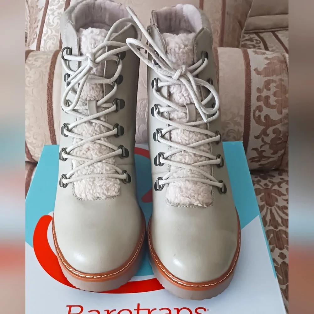 Bare Traps Nasha Wedge Heel Hiker Boots 9.5M Taupe EUC Like new! - Picture 2 of 16
